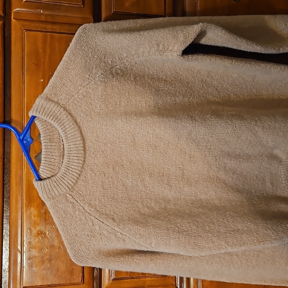 2 Big girls sweater size 10 and 11/12